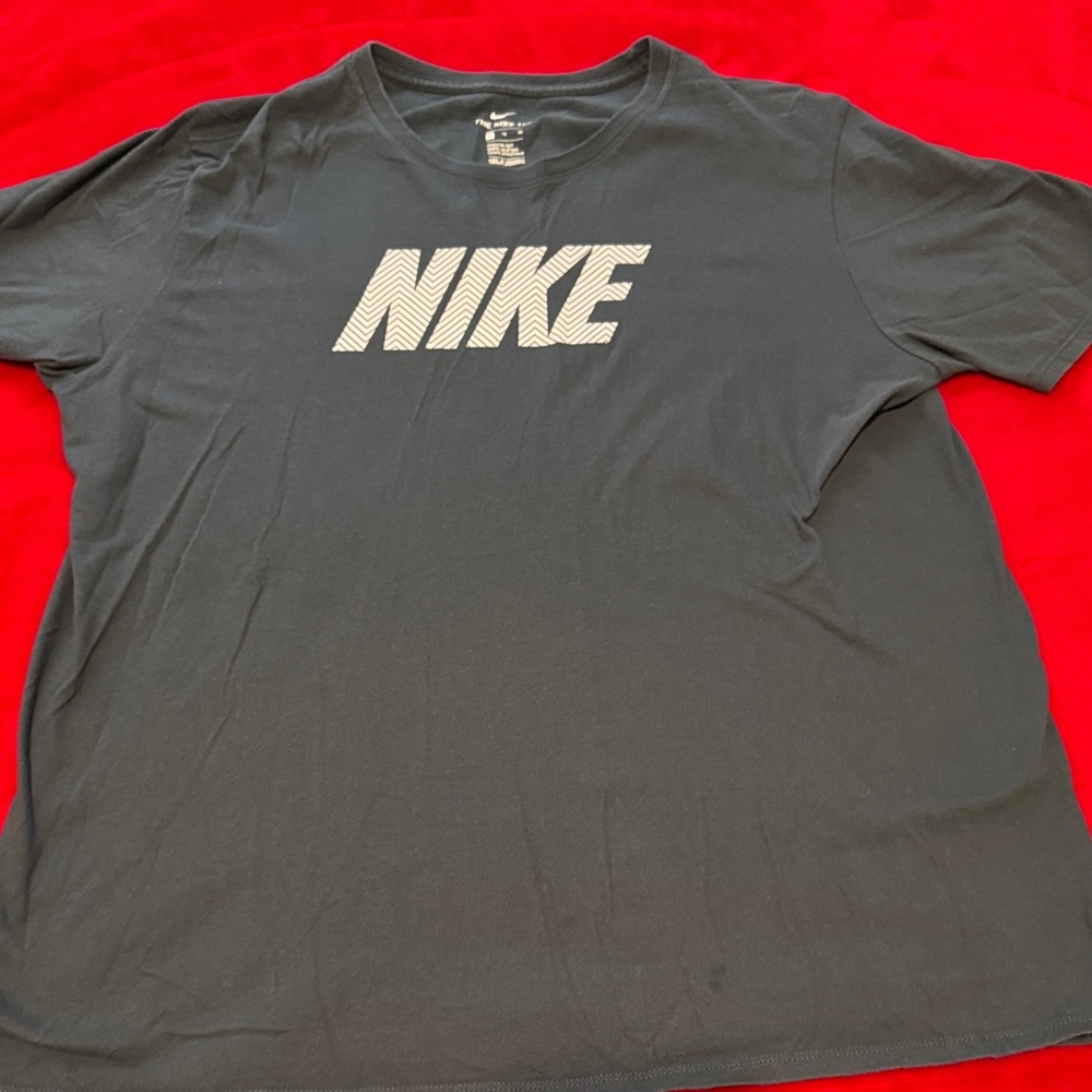 Nike Men's Charcoal Tee